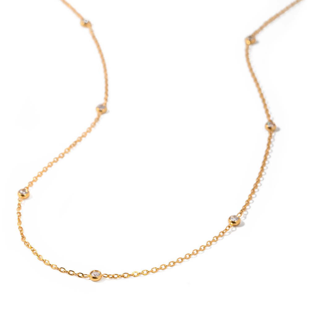 Minimal Round Cubic Zirconia Gold Plated Chain with Zoom View by The Happiness Store