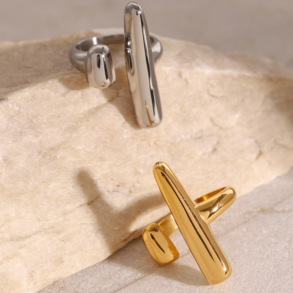Sculptural T-Bar Chunky Ring