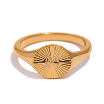 Gold Sunbeam Signet Ring